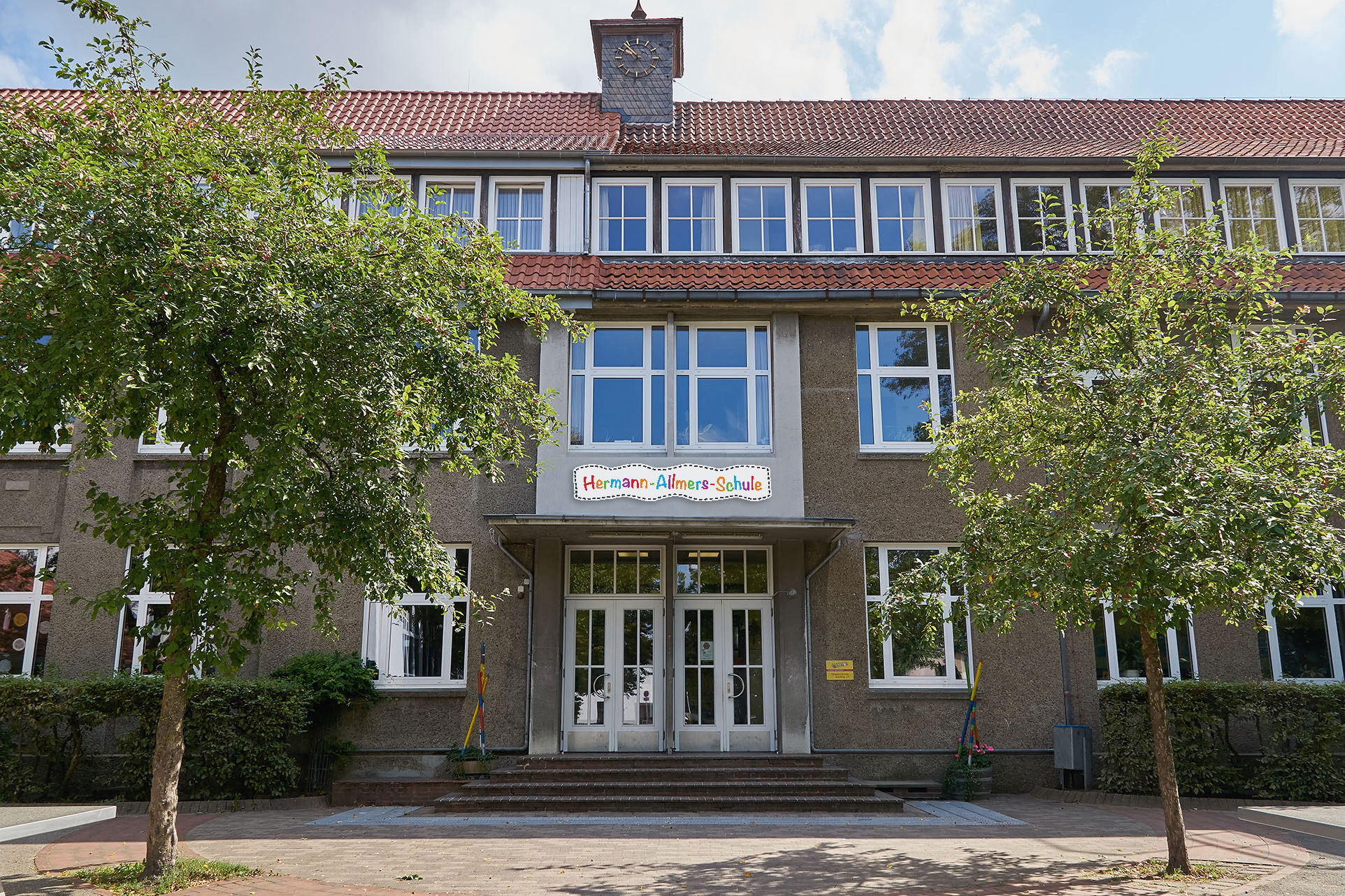 Eingang_1_HermannAllmersSchule